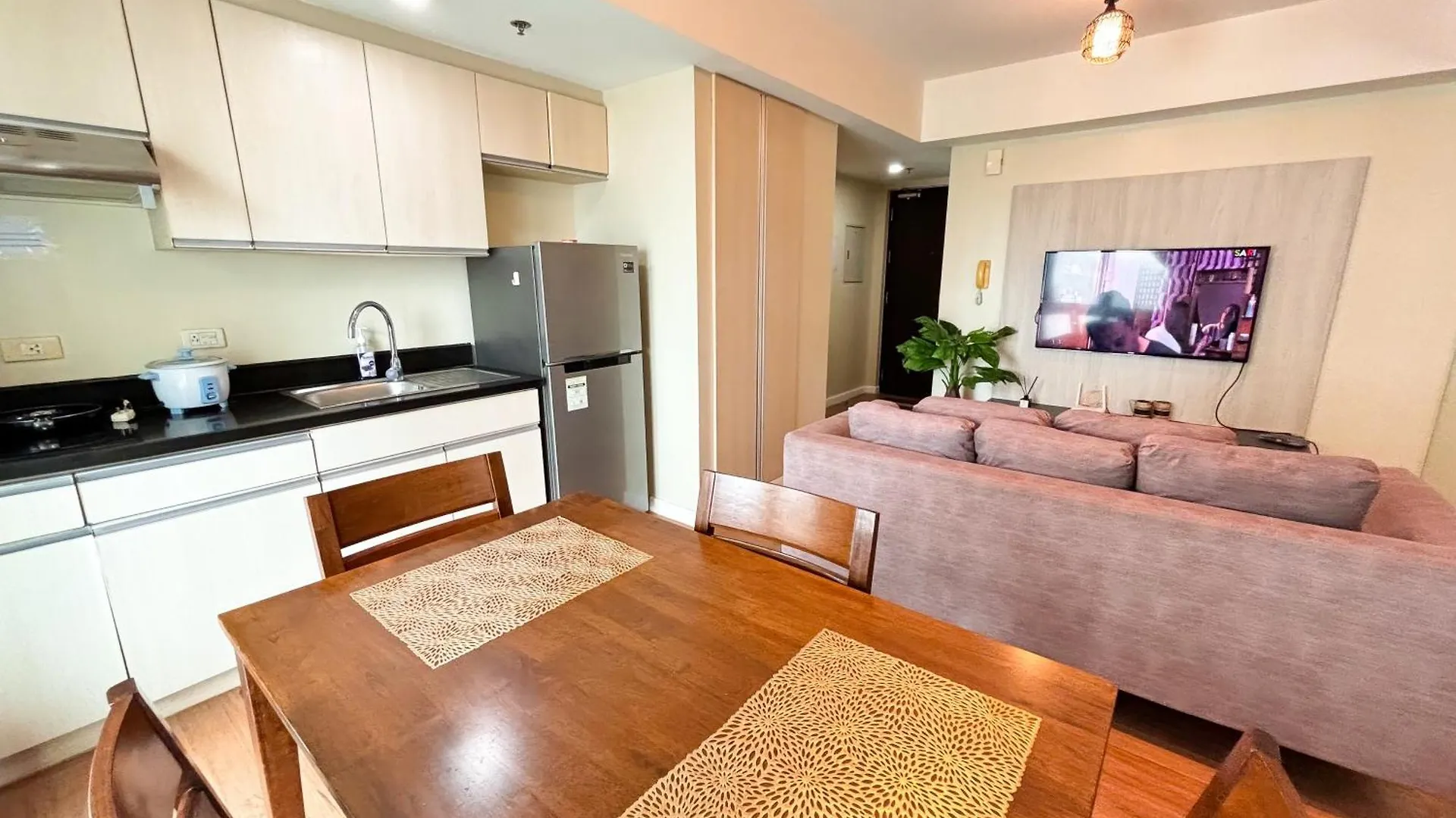 Abreeza Place T1 Elegant 1 Bedroom Davao City